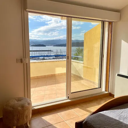 Portosin Con Piscina Al Lado De La Playa Holiday home *
